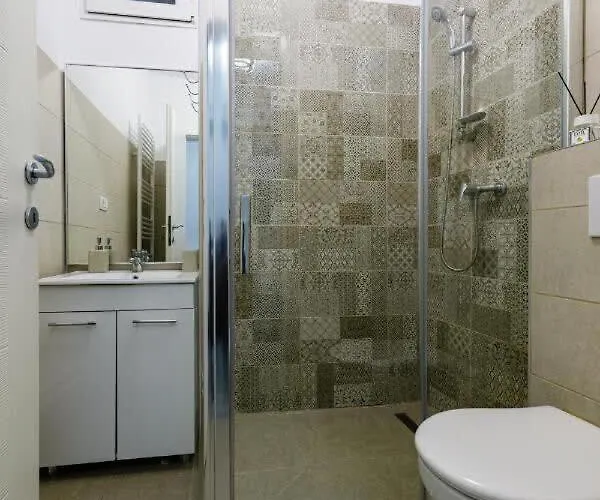 Joy Ultracentral Chic