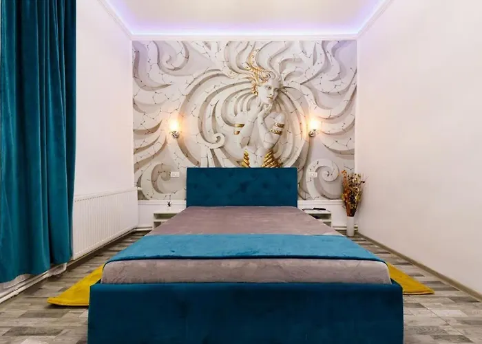 Joy Ultracentral Chic