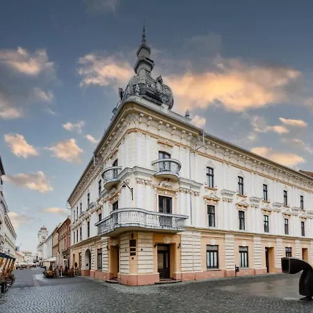 Joy Ultracentral Chic